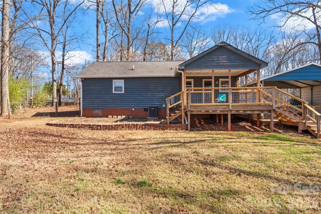 8615 Lochinvar Drive, Charlotte, NC 28227