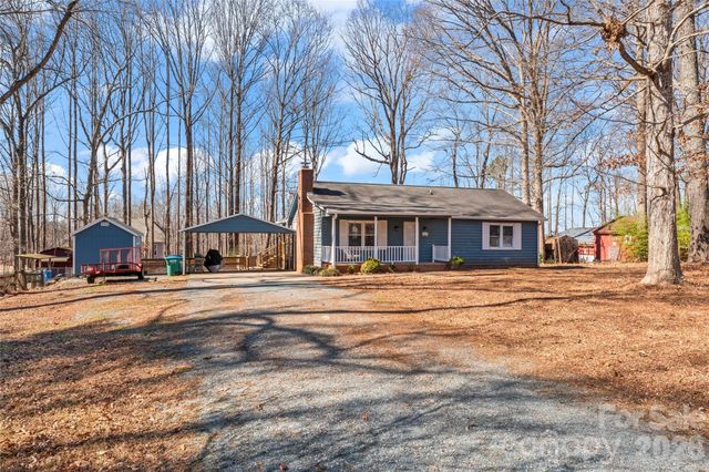 8615 Lochinvar Drive, Charlotte, NC 28227