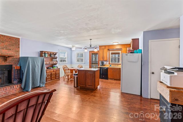 8615 Lochinvar Drive, Charlotte, NC 28227