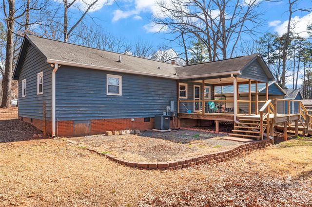 8615 Lochinvar Drive, Charlotte, NC 28227