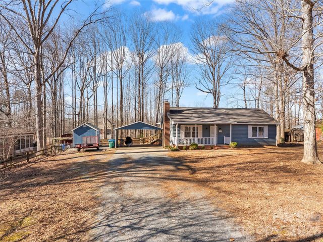 8615 Lochinvar Drive, Charlotte, NC 28227