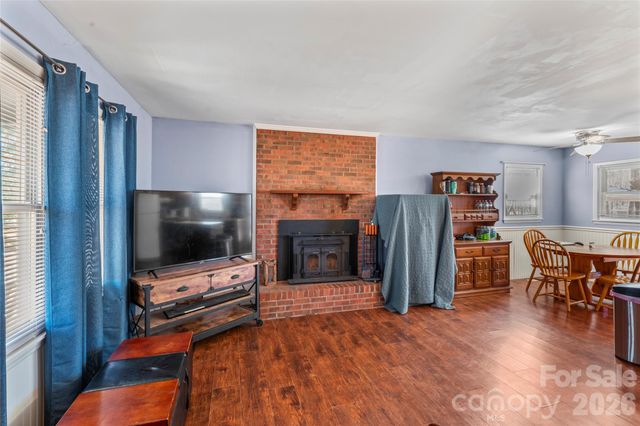 8615 Lochinvar Drive, Charlotte, NC 28227