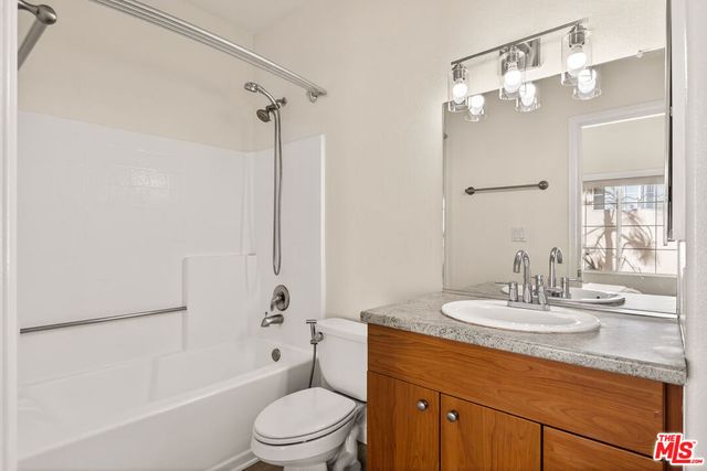 7101 La Tijera Boulevard H201, Los Angeles, CA 90045