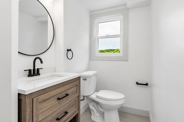 53 Walnut St, Saugus, MA 01906