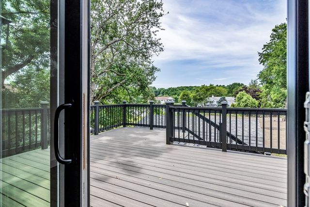 53 Walnut St, Saugus, MA 01906