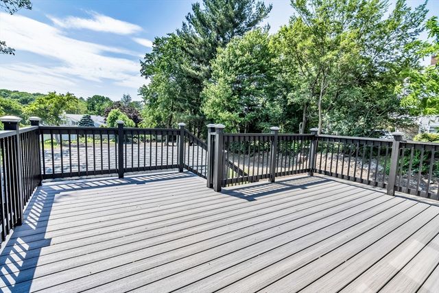 53 Walnut St, Saugus, MA 01906