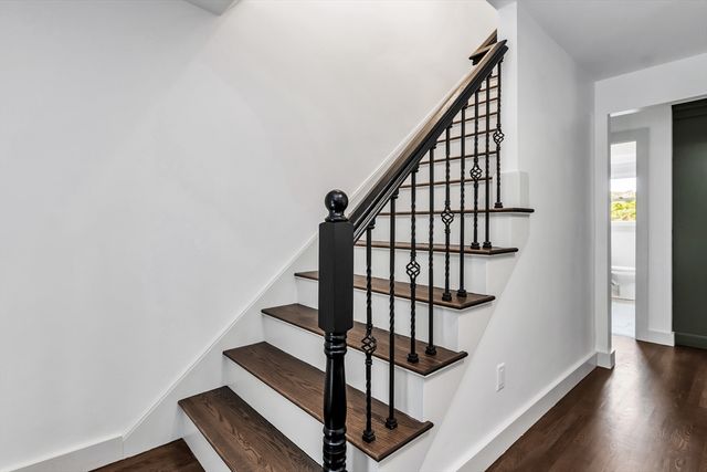 53 Walnut St, Saugus, MA 01906