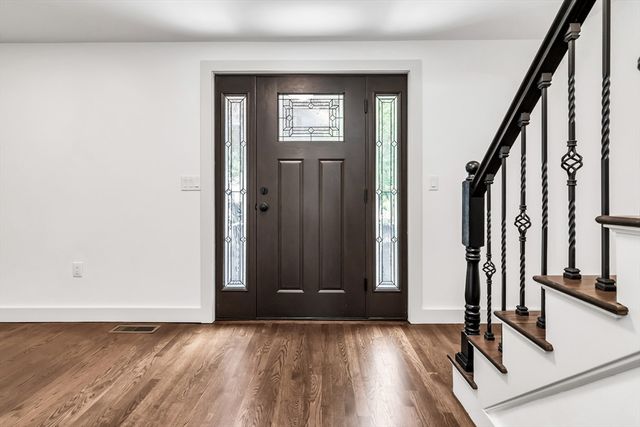 53 Walnut St, Saugus, MA 01906