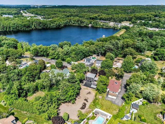 53 Walnut St, Saugus, MA 01906