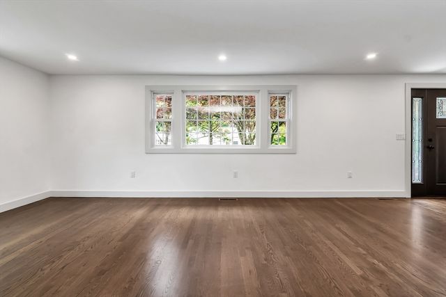 53 Walnut St, Saugus, MA 01906