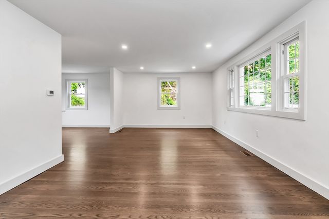 53 Walnut St, Saugus, MA 01906