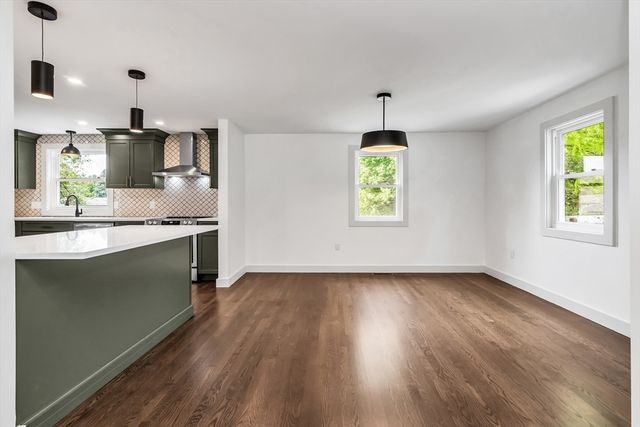 53 Walnut St, Saugus, MA 01906