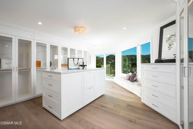 290 Lake Sherwood Drive, Thousand Oaks, CA 91361