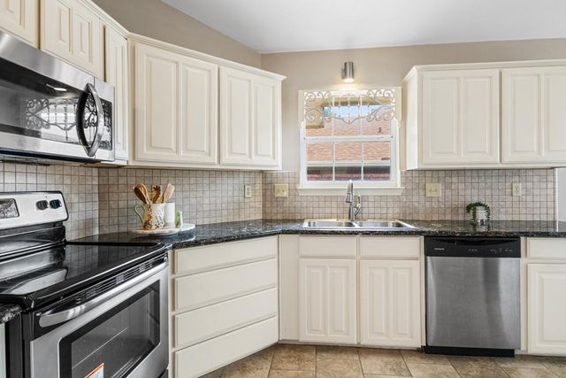 419 Fitch, Kerrville, TX 78028