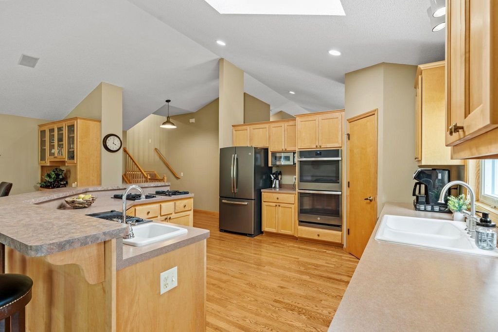 13705 Country Place, Burnsville, MN 55337 — photo 4