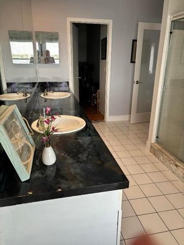 328 N Lake Drive N 328, Lantana, FL 33462