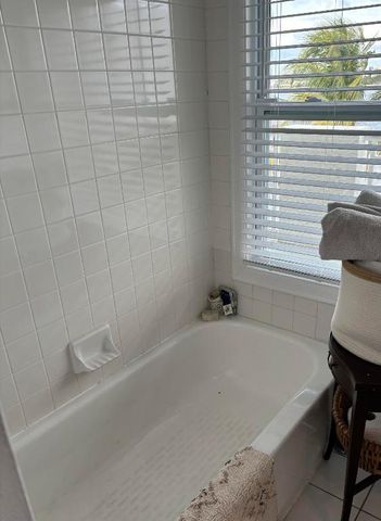 328 N Lake Drive N 328, Lantana, FL 33462