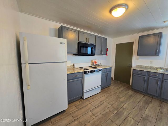 902 Foster Road, Las Cruces, NM 88001