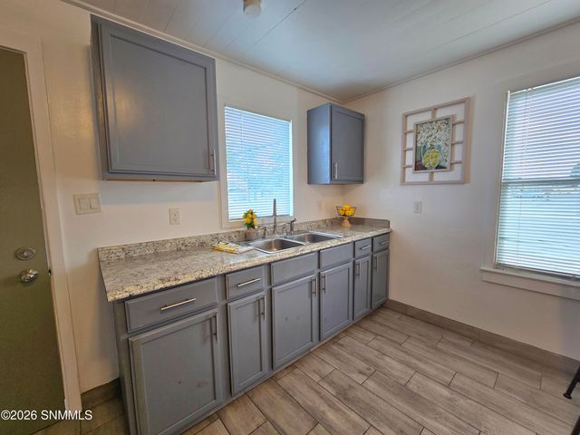 902 Foster Road, Las Cruces, NM 88001