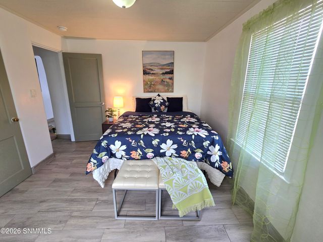 902 Foster Road, Las Cruces, NM 88001