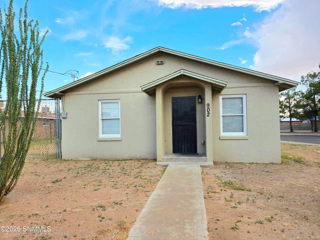 902 Foster Road, Las Cruces, NM 88001