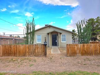 902 Foster Road, Las Cruces, NM 88001