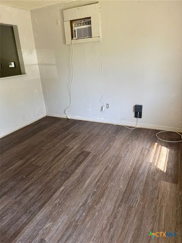 2205 Mountain Ave, Copperas Cove, TX 76522