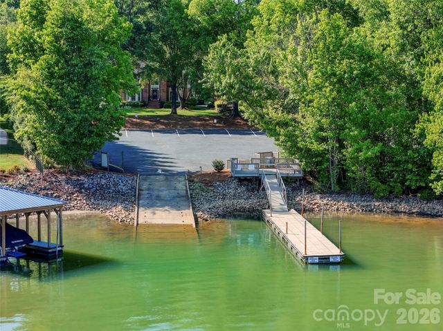 186 Southhaven Drive, Mooresville, NC 28117