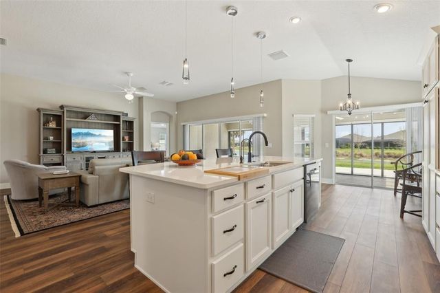 5766 HENRY LOOP, The Villages, FL 32163