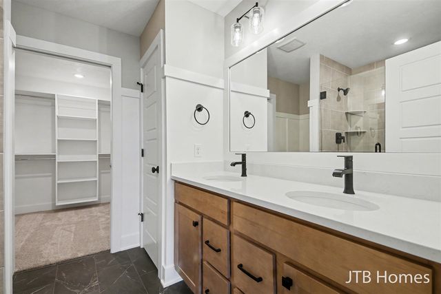 5911 Valley Point Drive, Caledonia, MI 49316