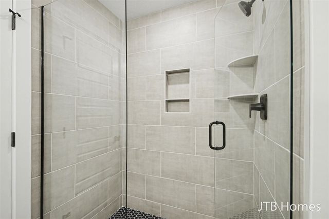 5911 Valley Point Drive, Caledonia, MI 49316