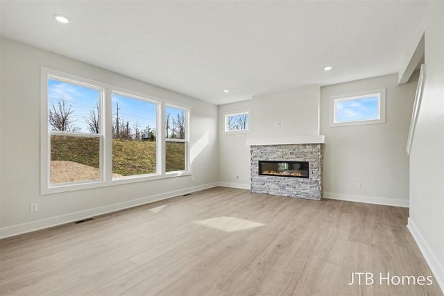 5911 Valley Point Drive, Caledonia, MI 49316