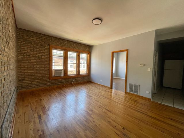 1152 N HARDING Avenue 3, Chicago, IL 60651