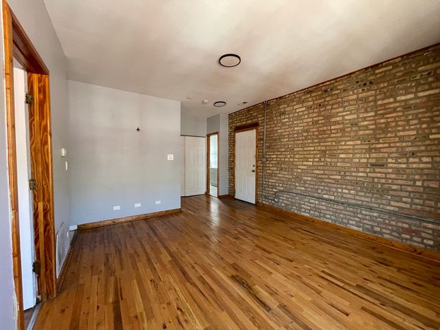 1152 N HARDING Avenue 3, Chicago, IL 60651