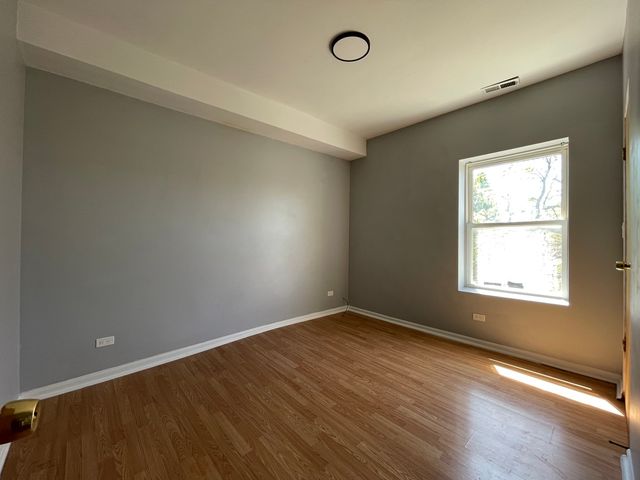 1152 N HARDING Avenue 3, Chicago, IL 60651