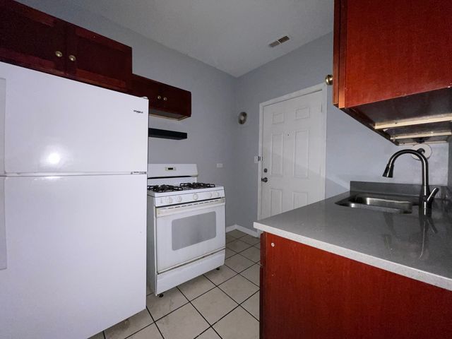 1152 N HARDING Avenue 3, Chicago, IL 60651
