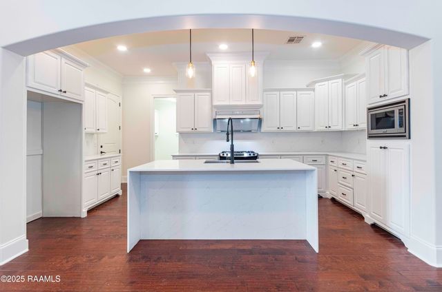 331 Camus Road, Lafayette, LA 70503