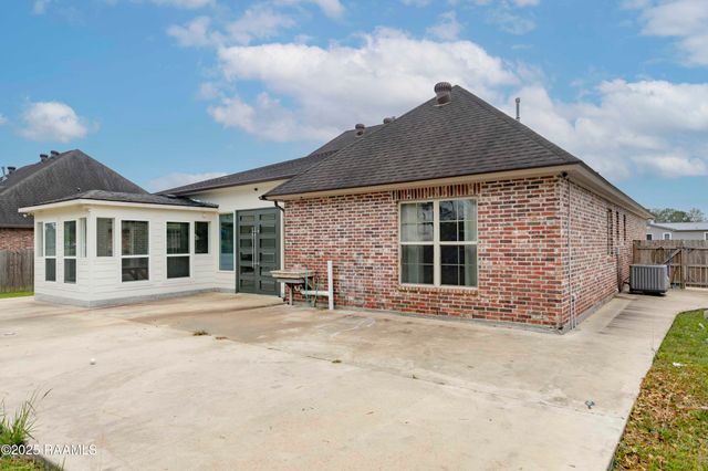 331 Camus Road, Lafayette, LA 70503