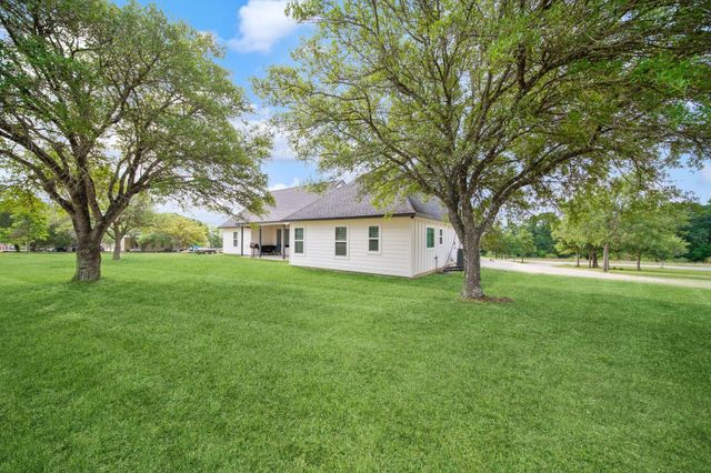 7332 Kurt Drive, Brenham, TX 77833