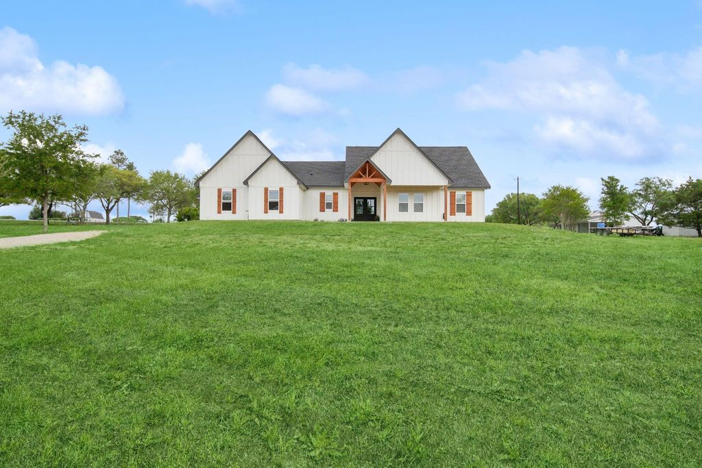 7332 Kurt Drive, Brenham, TX 77833