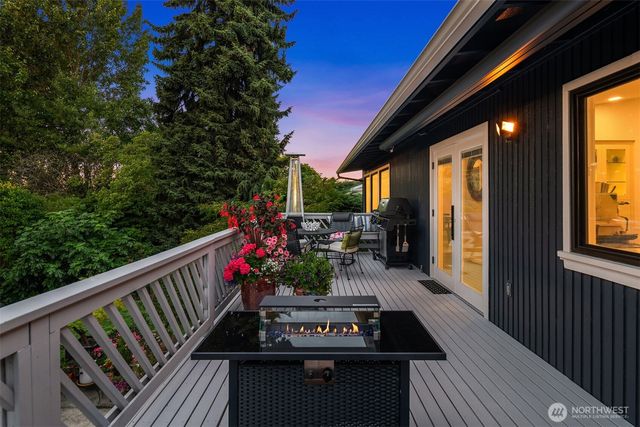 1617 121st Avenue SE, Bellevue, WA 98005