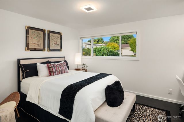 1617 121st Avenue SE, Bellevue, WA 98005