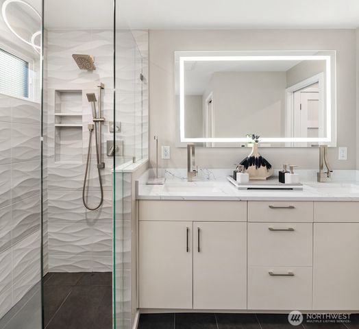 1617 121st Avenue SE, Bellevue, WA 98005