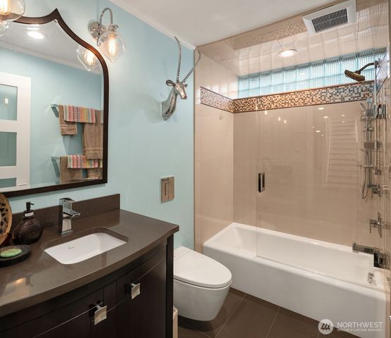 1617 121st Avenue SE, Bellevue, WA 98005