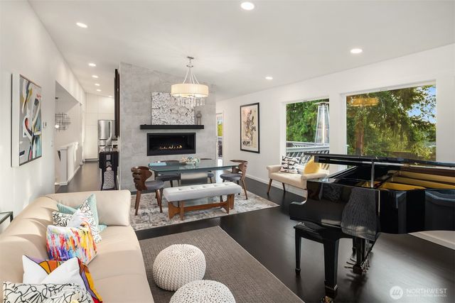 1617 121st Avenue SE, Bellevue, WA 98005