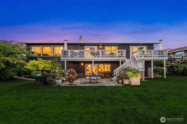 1617 121st Avenue SE, Bellevue, WA 98005