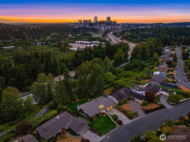 1617 121st Avenue SE, Bellevue, WA 98005