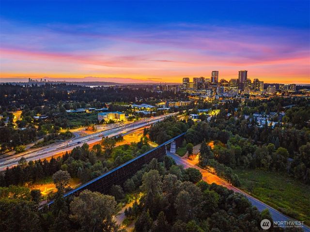 1617 121st Avenue SE, Bellevue, WA 98005