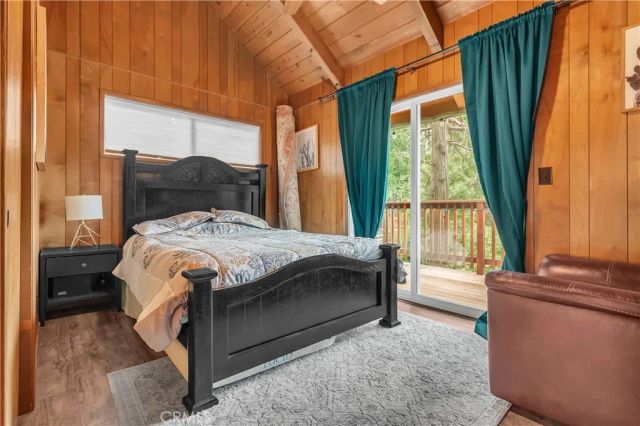 1044 Nesthorn Drive, Crestline, CA 92325