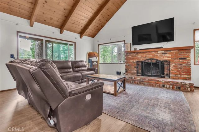 1044 Nesthorn Drive, Crestline, CA 92325